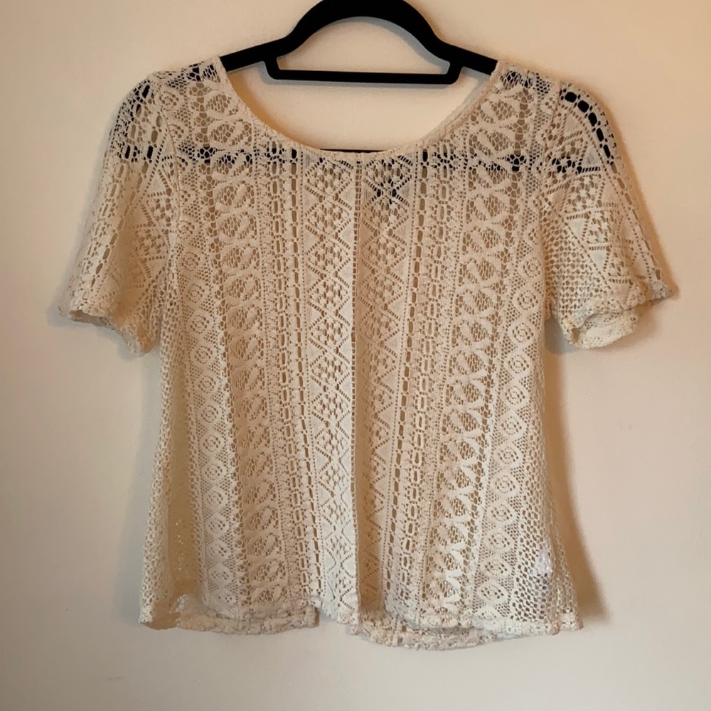 American Eagle Lace Button back Top